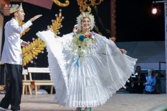 F17A7523