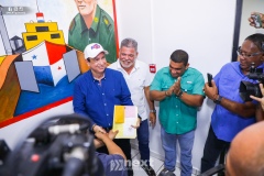 F17A7932