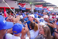 F17A8056